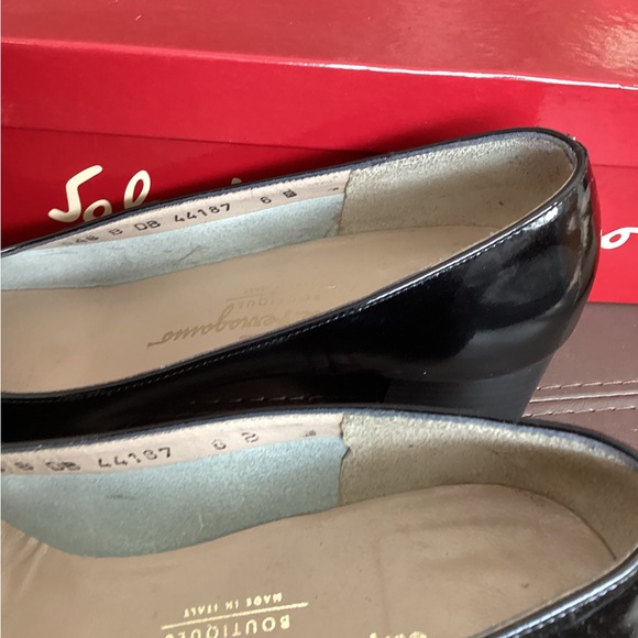 Salvatore Ferragamo Black Leather Women's Shoes - Picture 7 of 7